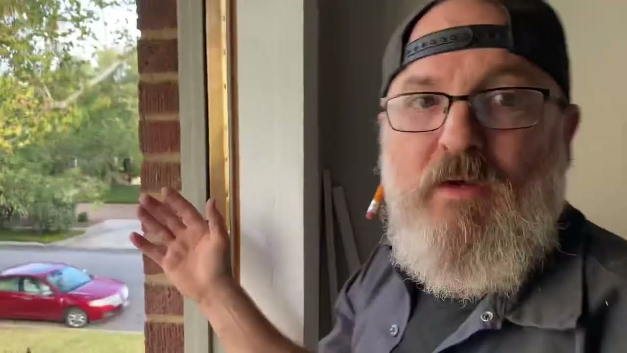 Использование пружинной бронзы и силиконовых трубок для герметизации двухстворчатых деревянных окон.