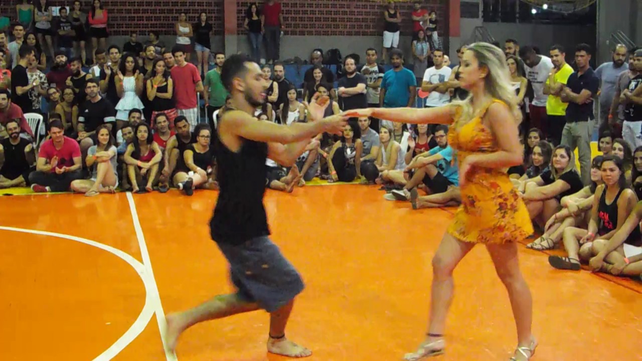 Exame Pé Descalço - Juh Gazzi - Preta Av./ Vermelha