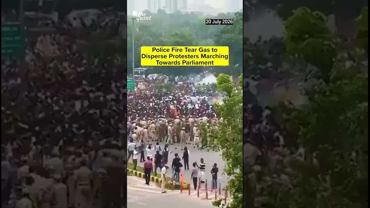 Police Fire Tear Gas to Disperse Protesters Marching Towards Parliament | The Quint