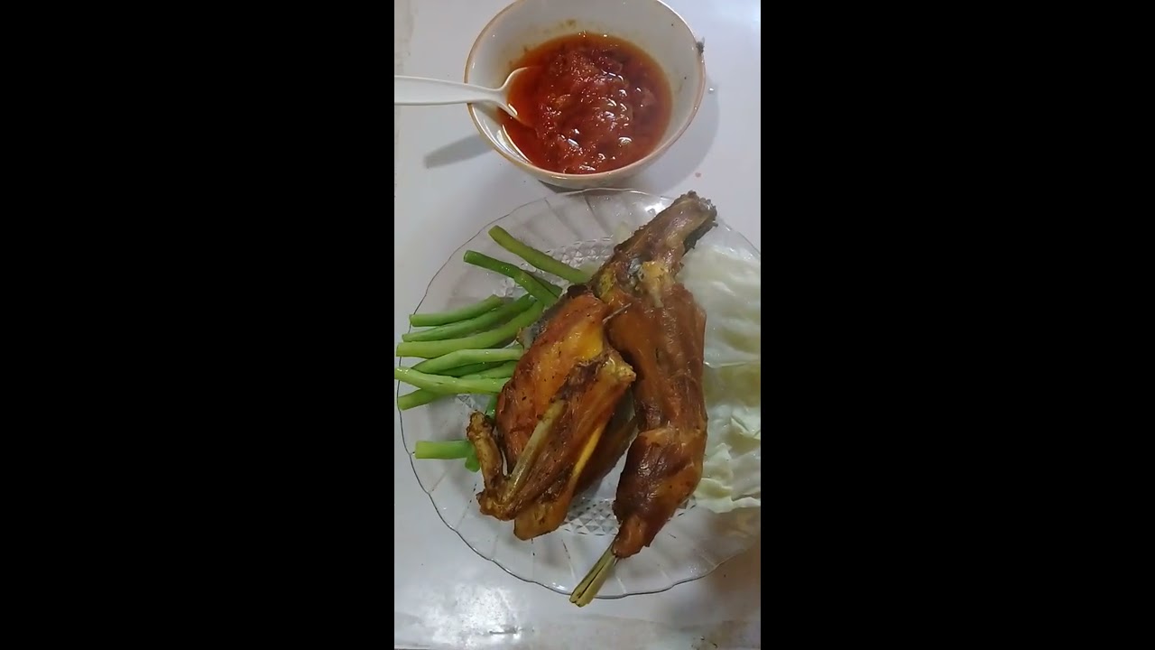 cara membuat ayam goreng sambel pedas - YouTube