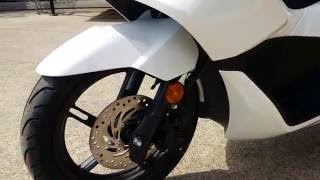 2017 Honda PCX150 Scooter Walk-Around Video | Pearl White PCX 150