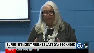 Waterbury mayor vetoes superintendent’s contract