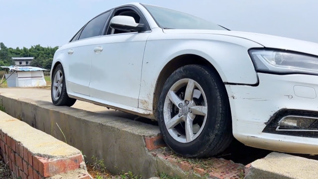 Two Cars Meet On A Narrow Road And Cannot Pass Each Other. Whose Driving Skills Are Better?