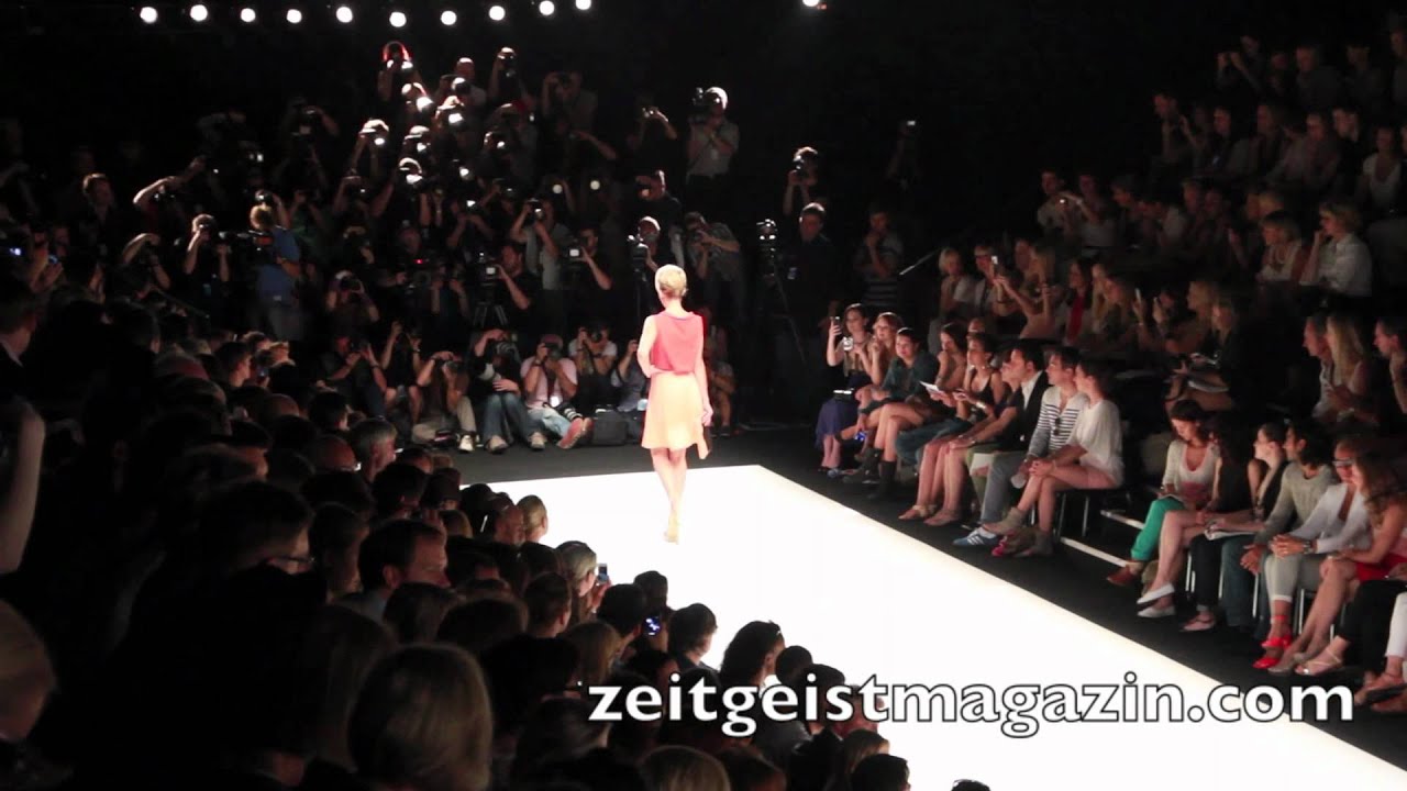 GNTM 2012 Gewinnerin Luisa Hartema für Minx (Fashion Show)