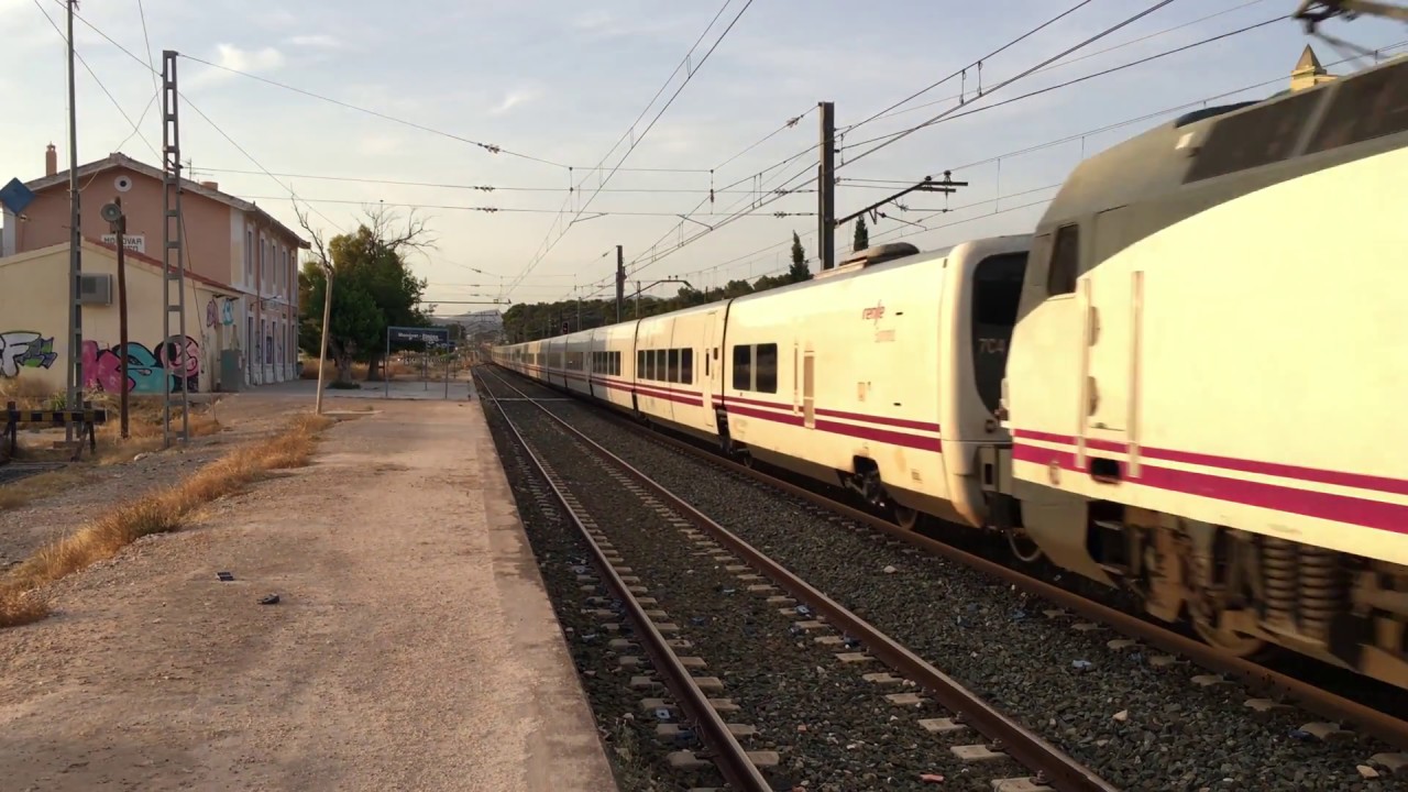 Talgo 7 por la estación de Monóvar-Pinoso