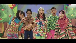 Chichi & chacha is a high-energy, fun-filled children's edutainment
program starring five teenage celebrity hosts including 3d animated
characters that live ...