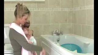 Clevamama Splash and Wrap Bath Towel Video Pramworld.mp4