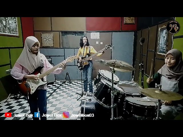 I Will Survive - Cake (LIVE Cover by. Jewel Box) class=