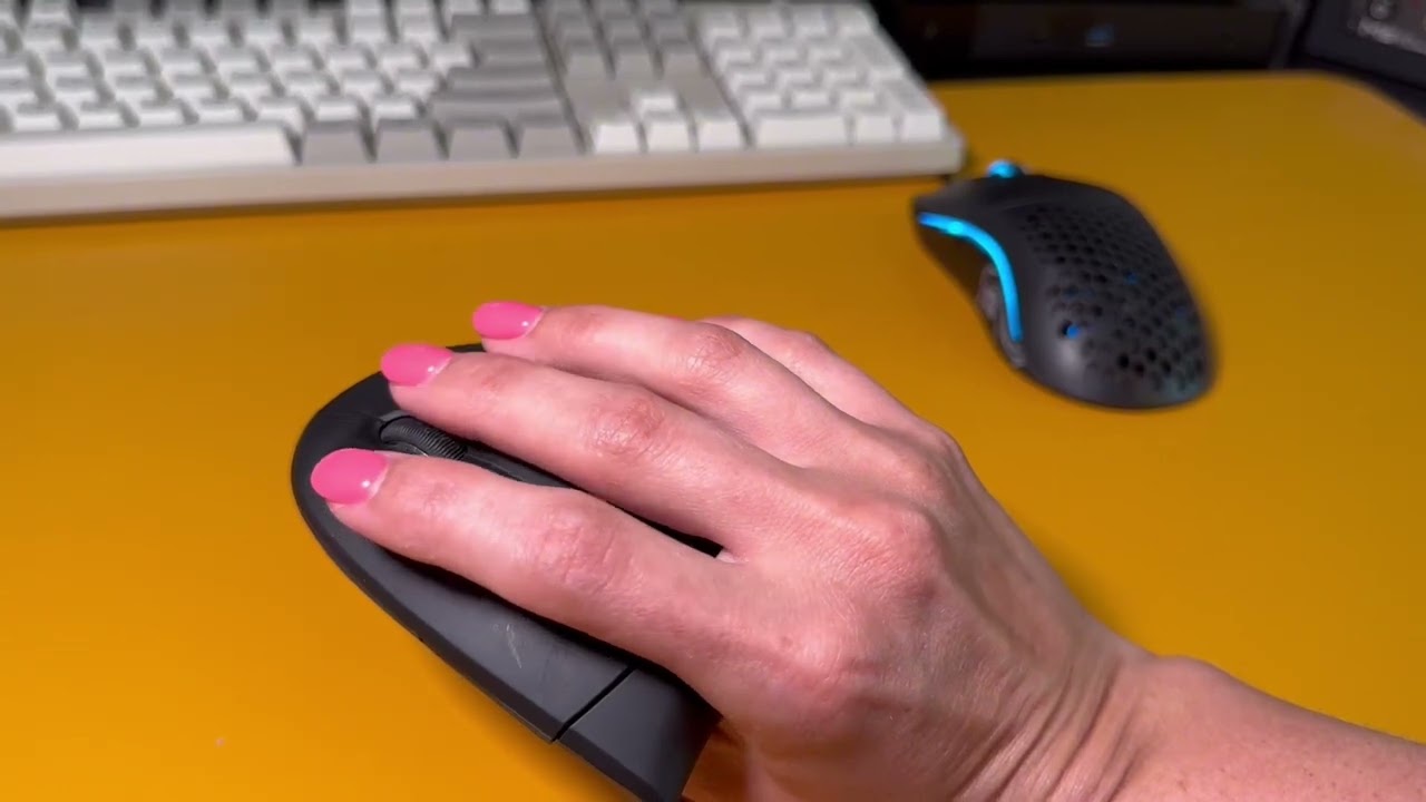 Anker 2 4G Wireless Vertical Ergonomic Optical Mouse for Laptop, Desktop, PC, Macbook Review