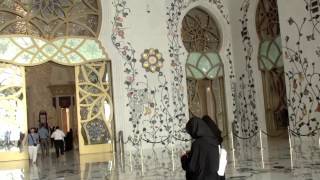 Abu Dhabi & die Sheikh Zayed Moschee
