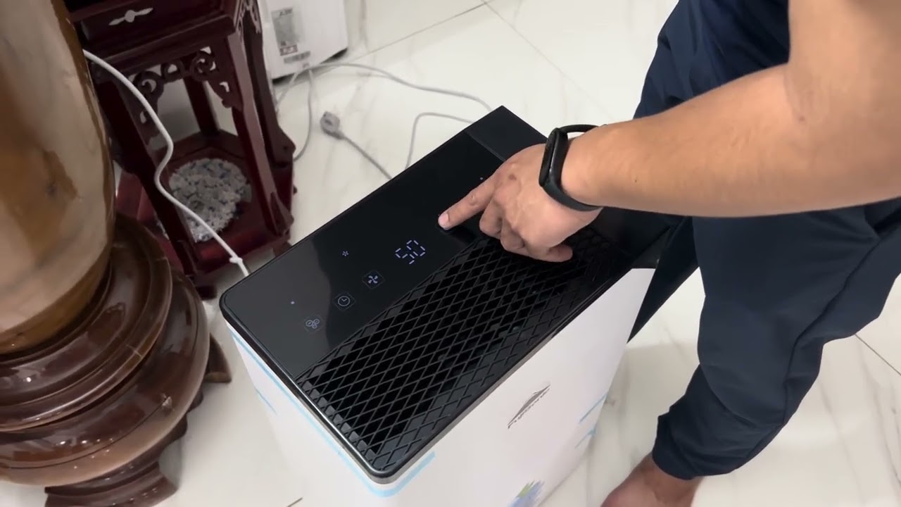 Hút ẩm 40l siêu êm siêu đẹp mới 100% bảo hành 2 năm lh 0849284567