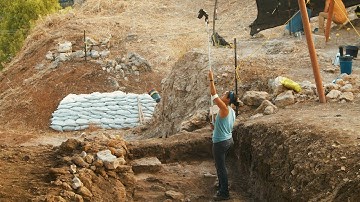 Excavation at Akko - Documenting the Site in 2D and 3D