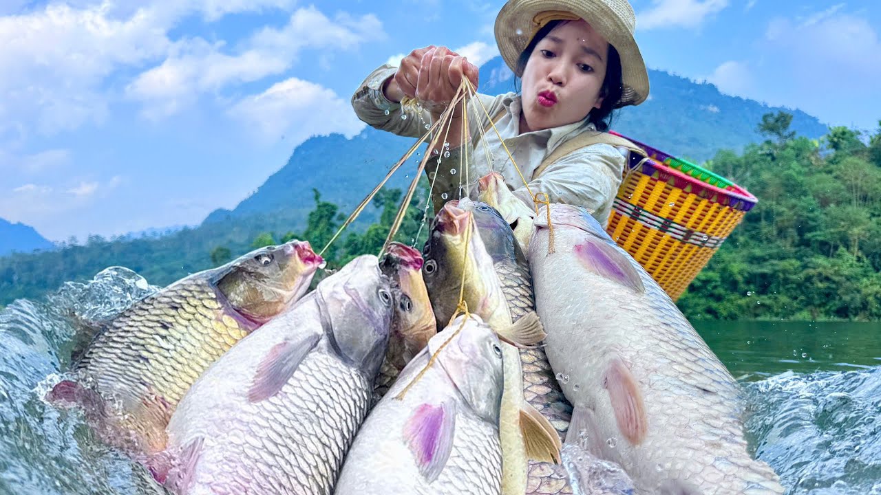 Traditional fishing techniques - Single mother catches giant fish using ...