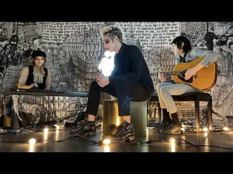 Palaye Royale — Palaye Royale: Hang On To Yourself (Live Acoustic)