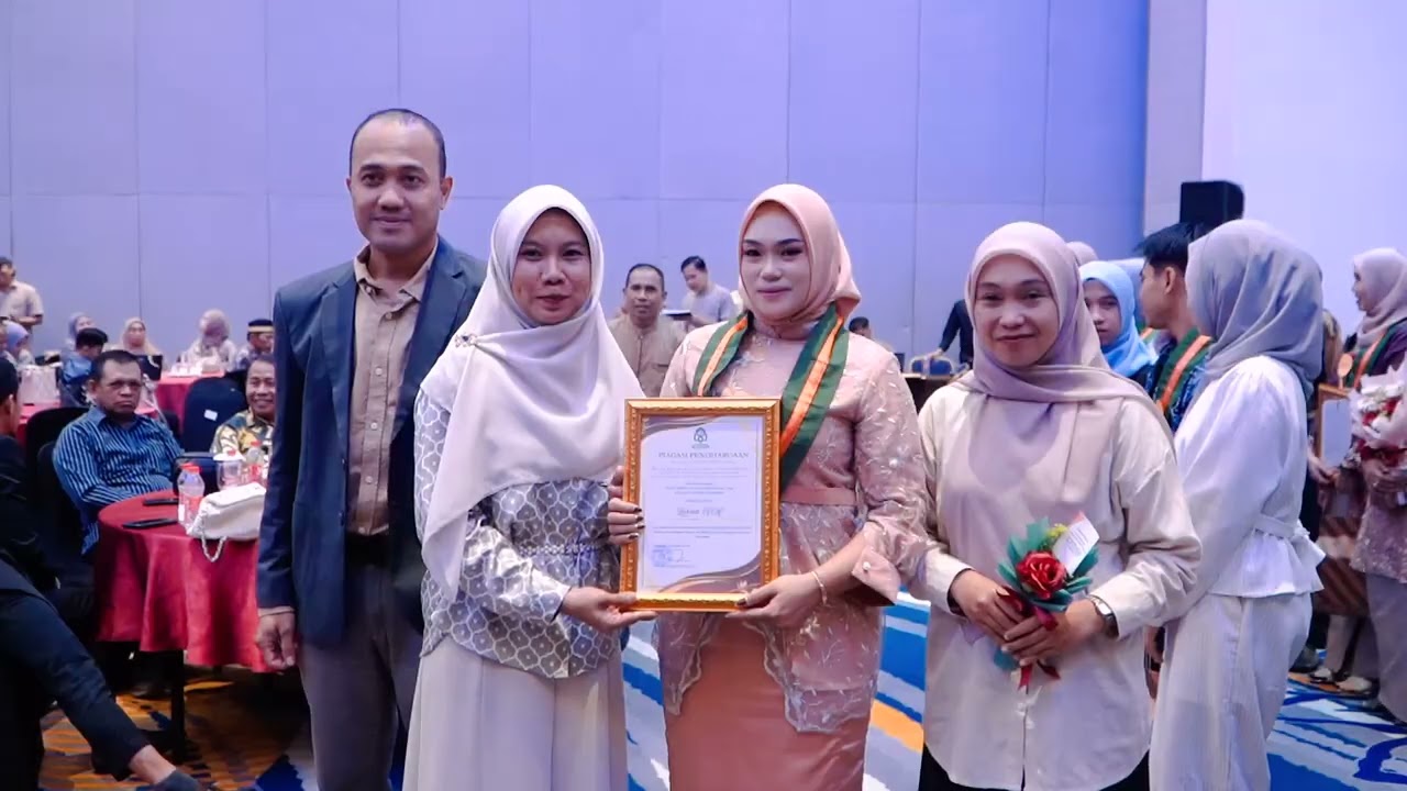 RAMAH TAMAH WISUDAWAN   WISUDAWATI ANGK  114 & 115 Tahun 2025 FAKULTAS EKONOMI DAN BISNIS ISLAM