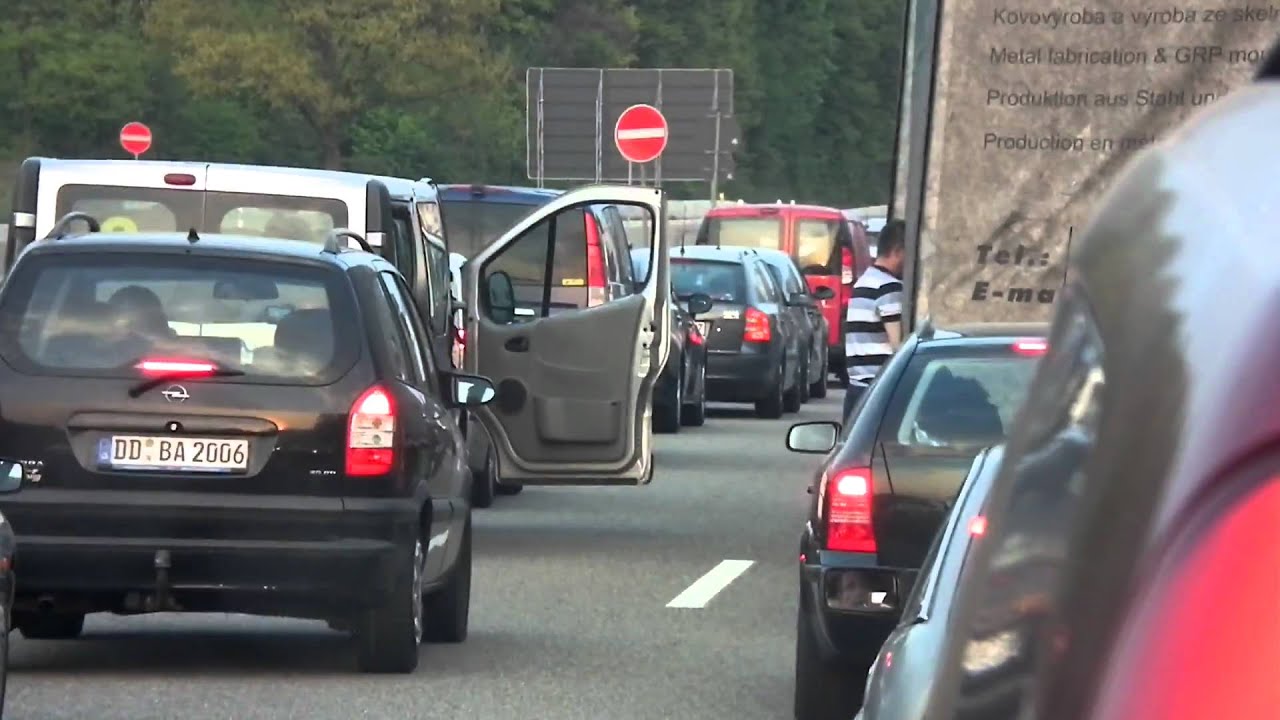Stau - keine Toilette weit und breit- was tun? Traffic jam - no toilet