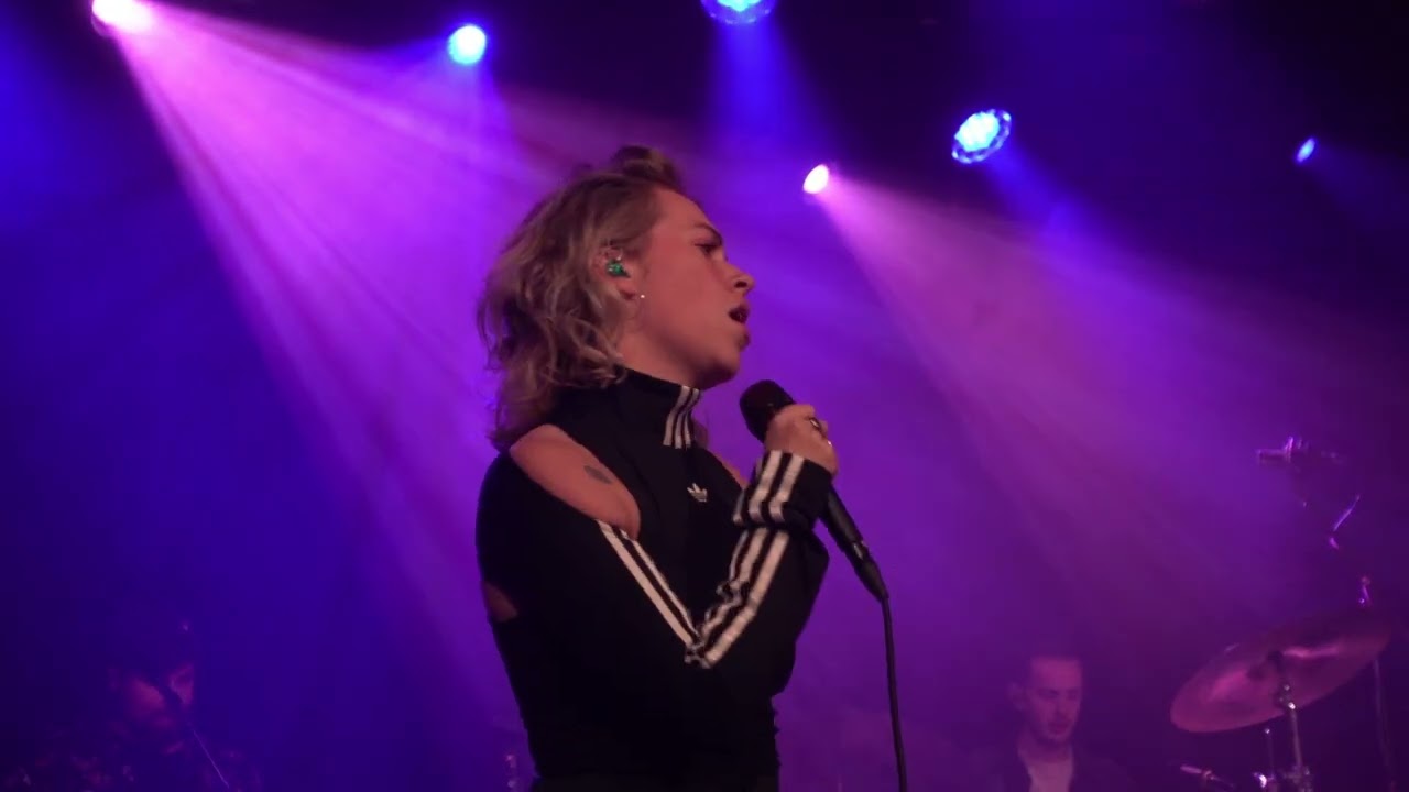 Philine - Waste a Life 