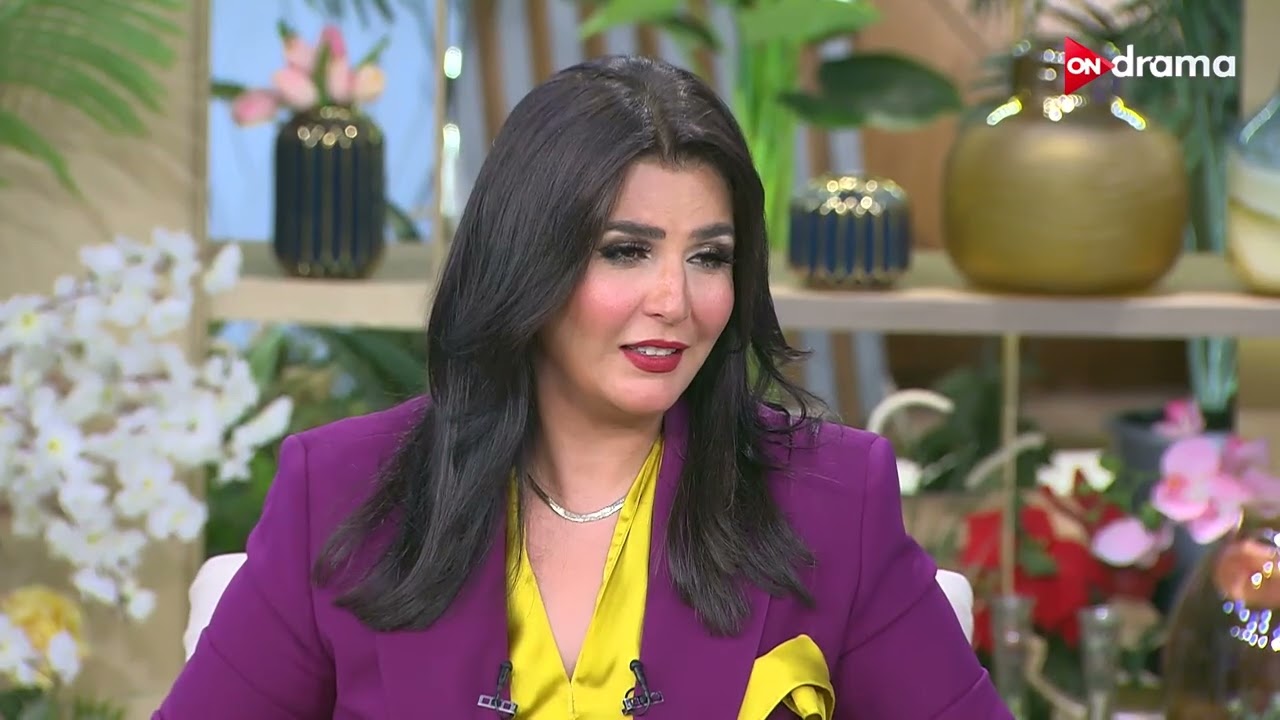 ‏كومبو غريب🔥.. عمرو دياب يفاجئ جمهوره باللغة العربية الفصحى😳 