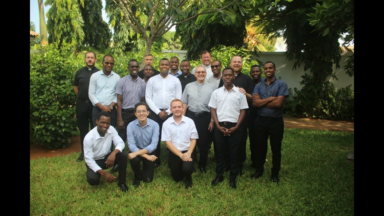 Historia del Seminario Redemptoris Mater de Tanzania, junto a la familia que apoya el semianrio