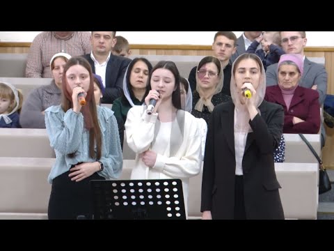 Тихий вечір а ти знов самотній А Він поруч