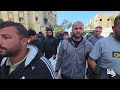 تشييع جثمان الشهيد أسامة النجار الذي ارتقى بقصف من طائرة مسيّرة إسرائيلية في خان يونس جنوب قطاع غزة