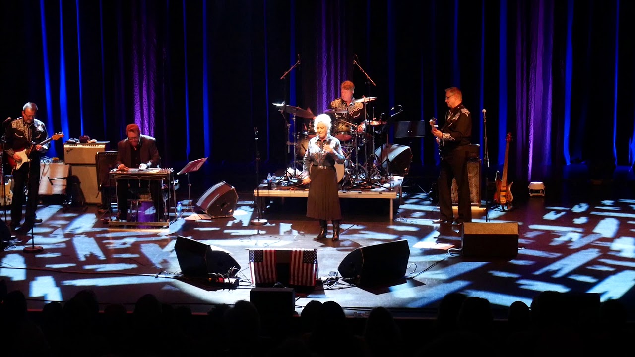 Connie Smith & the Sundowners Arendal Kulturhus 26.10.2019 - YouTube