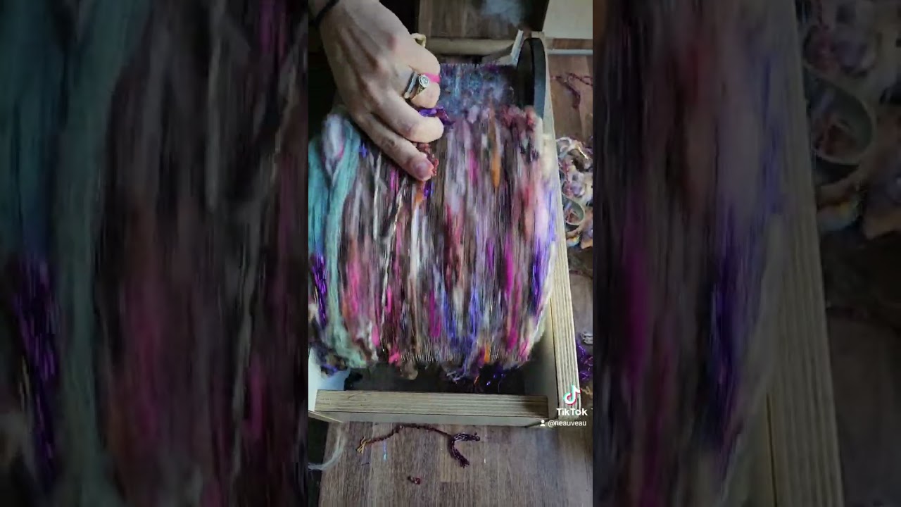 carding an art batt with texture from my shop www.neauveau.com