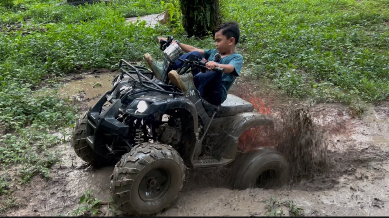 Gaban layan cemboy main Atv terbenam