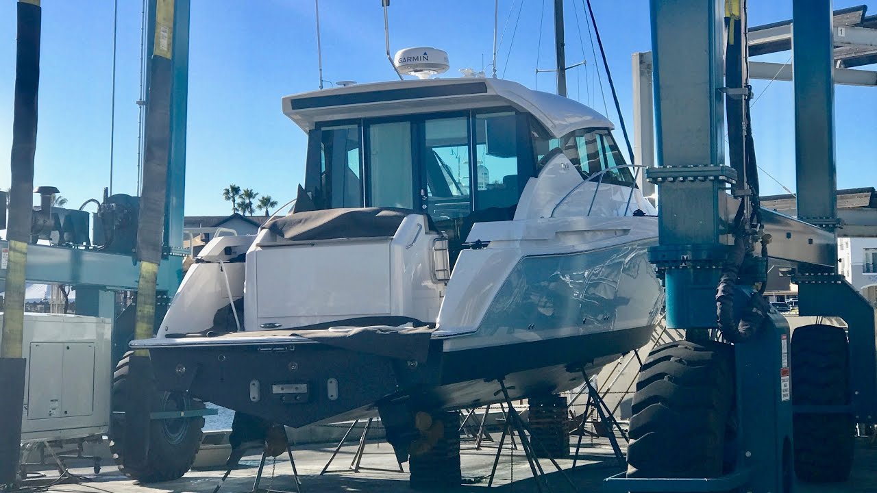 My favorite option on a new yacht.....DPS Virtual Anchor ⚓️