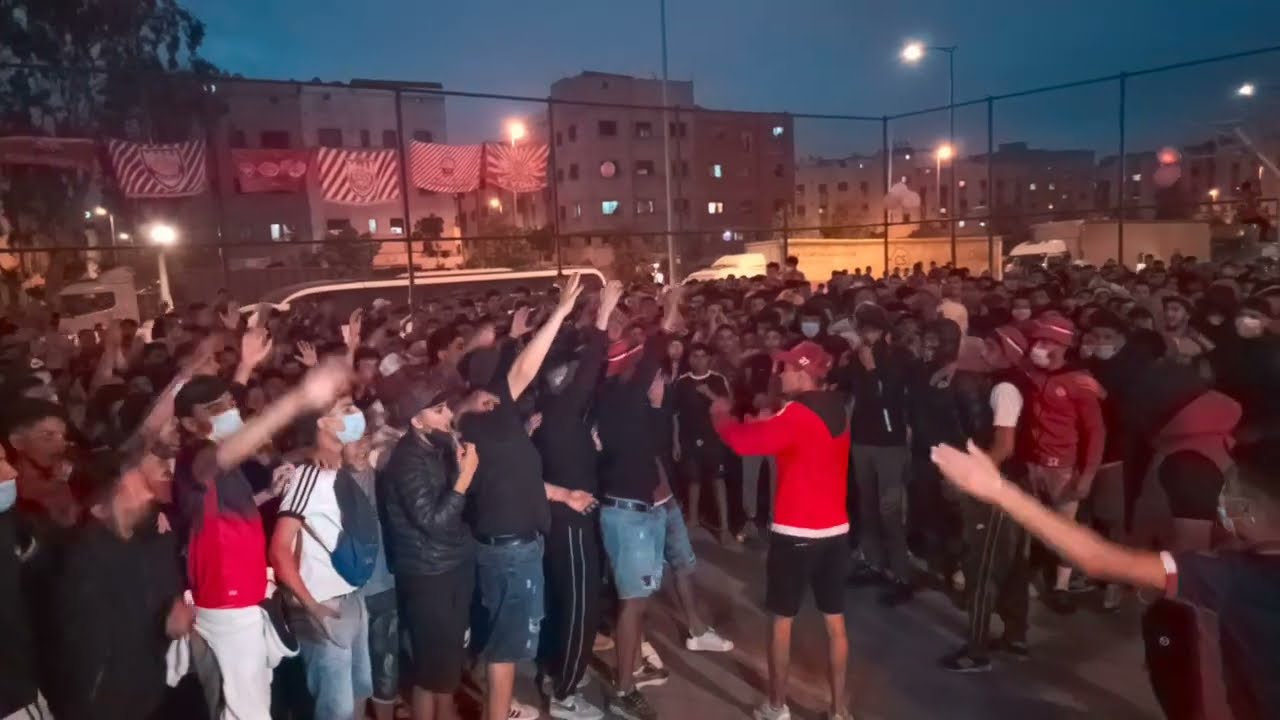 حي أناسي يحترق... جمهور الوينرز يحتفل بوداد الأمة 