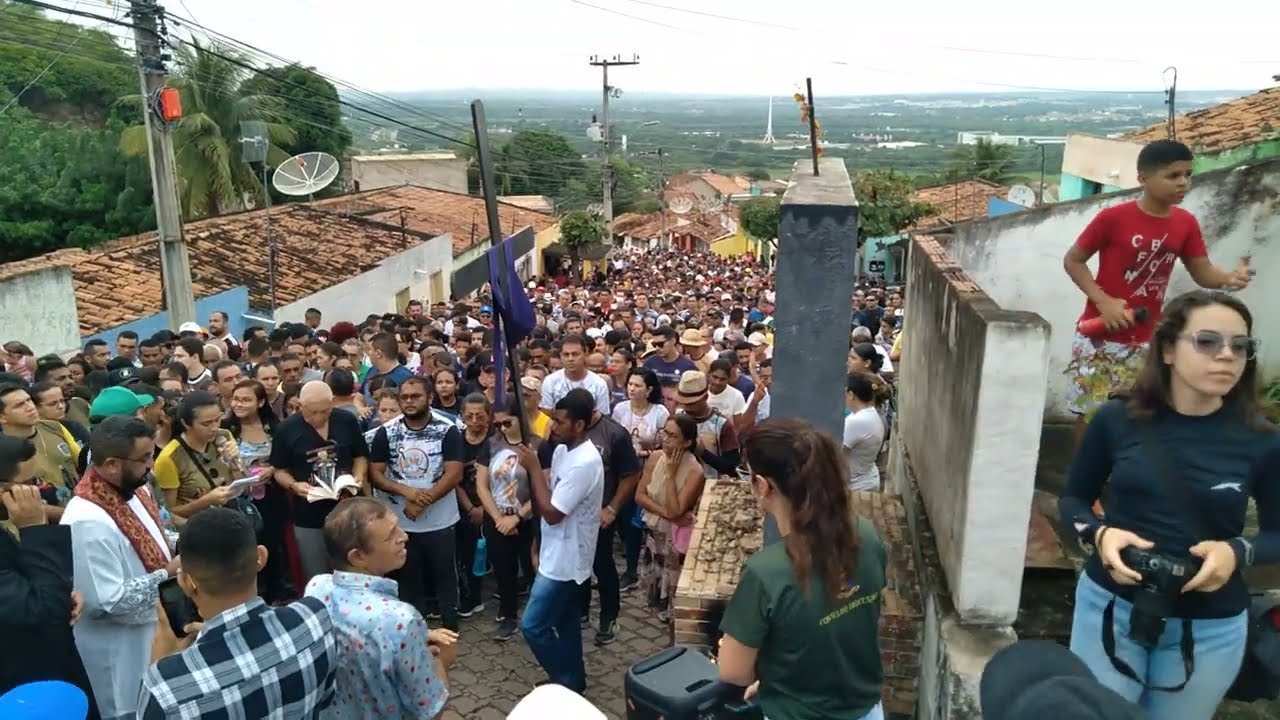 VEJA ROMEIRO COMO FOI, LADEIRA DO HORTO DO PADRINHO SEXTA FEIRA SANTA MUITOS ROMEIROS JUAZEIRO