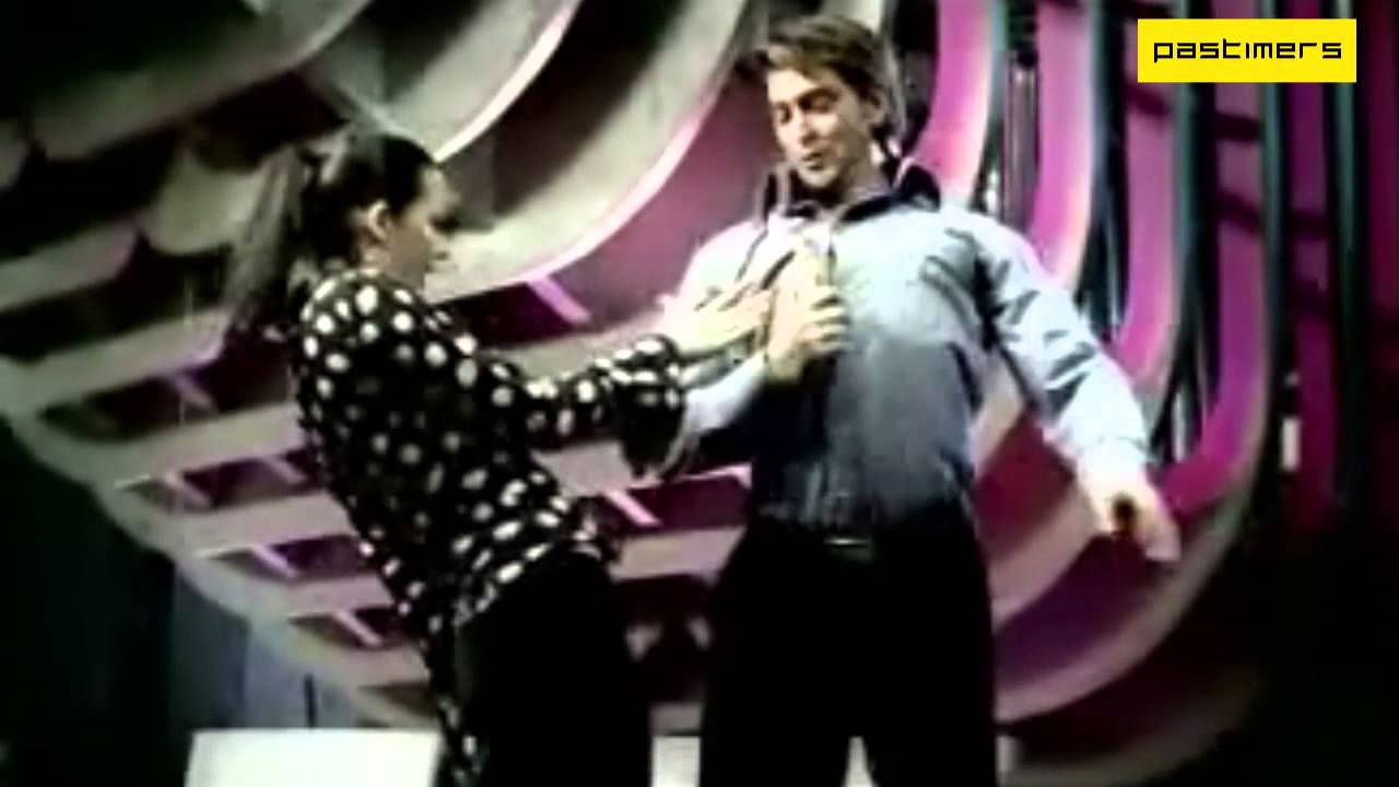 Parle Hide & Seek Chcolate Cookies - Hrithik Roshan Dance