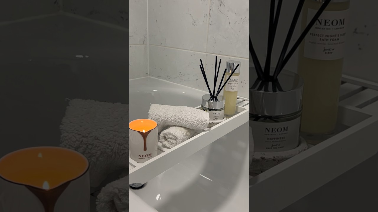 How to use NEOM’s Intensive Skin Treatment Candle as a massage candle💆