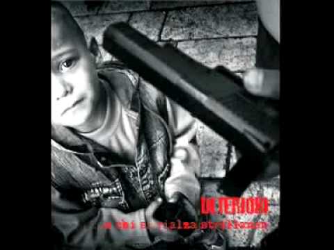 Ulteriori — ULTERIORI - "Seduti Sulle Nostre Teste"