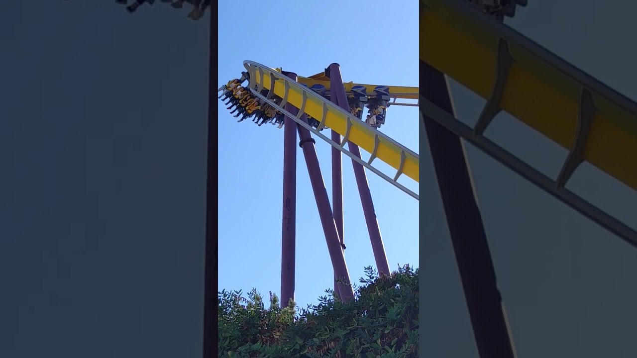 Batman roller coaster Parque Warner Madrid - Manufacturer: Bolliger & Mabillard