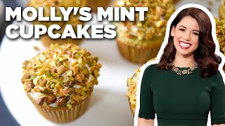 Molly Yeh's Mint Cupcakes with Cream Cheese Frosting | Girl Meets Farm | Food Network