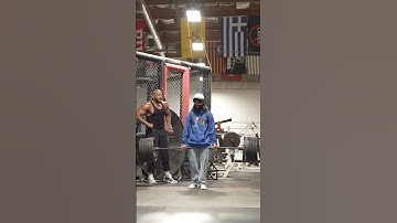 ELITE Powerlifter ANATOLY Use FAKE WEIGHTS in GYM PRANK #anatoly #fitness #gym