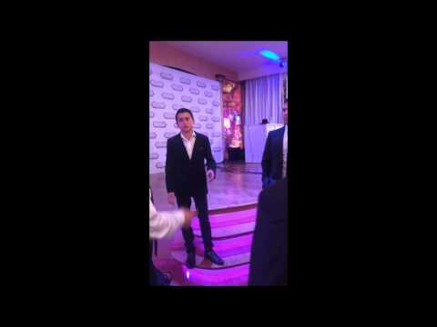 Benyamin Elbaz Son Of Gad Elbaz Rehearsing With Acappella Groups Six13 For The Big Chazaq Event