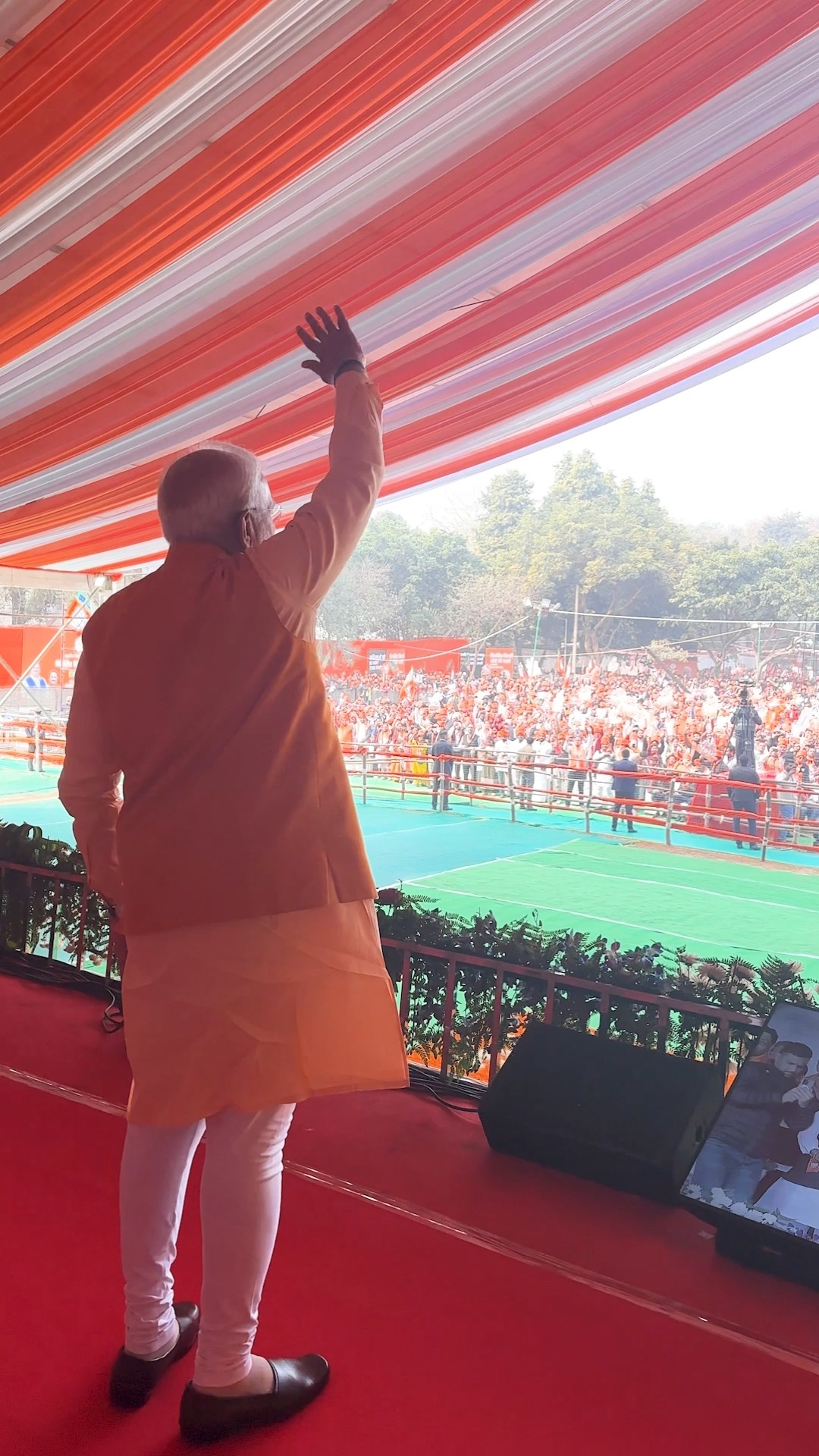 PM Modi gets a grand welcome by people at an elections rally in Delhi | #shorts