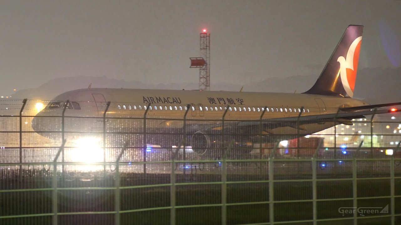 福岡空港 Night Plane Spotting [2] @ Fukuoka Airport