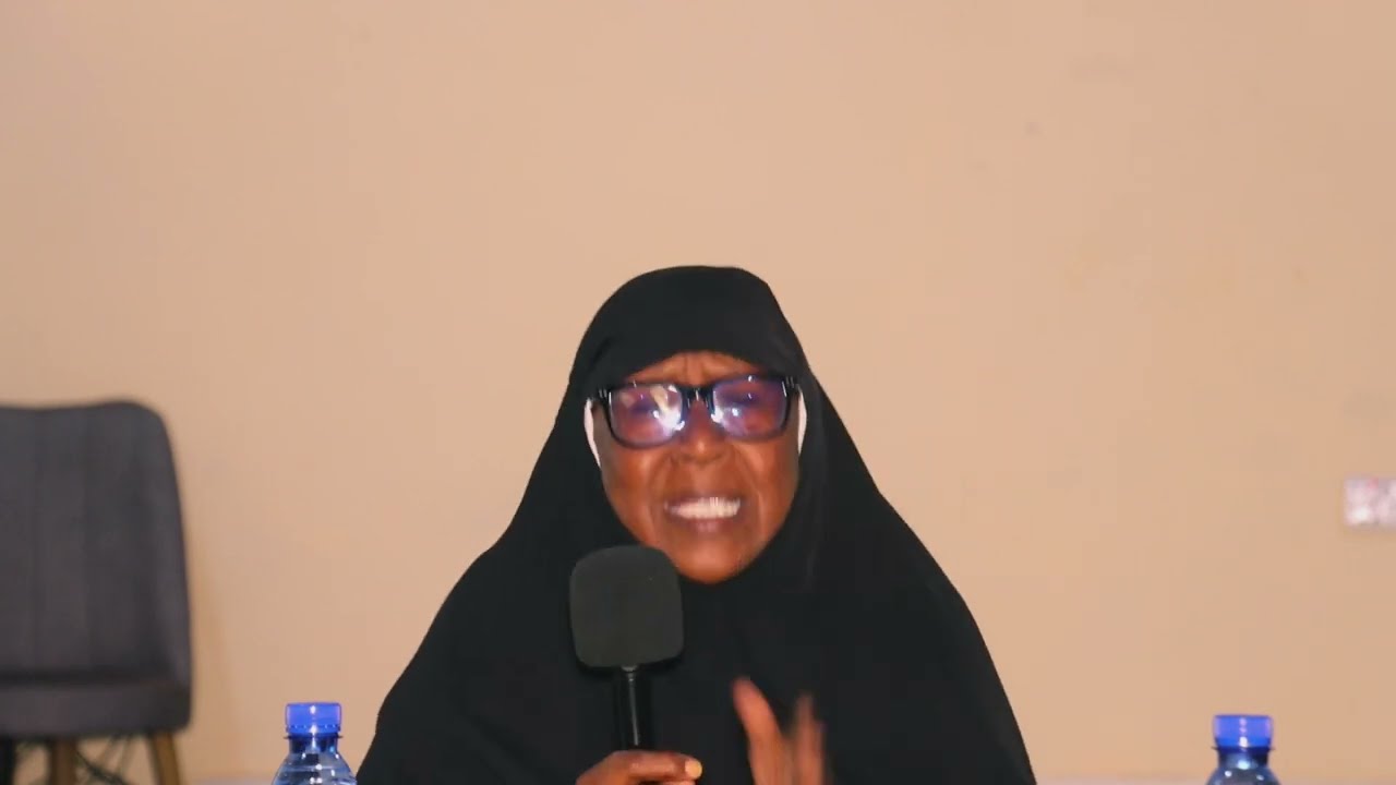 Maama Aisha Abdulkadir Hussein oo ka hadashay Marxalahadeeha Waxbarashada ee Degmada Barawe