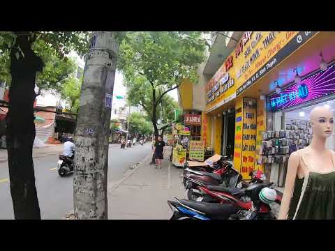 Foodie Street in Ho Chi Minh City:  Đường Vạn Kiếp (Binh Thanh District)