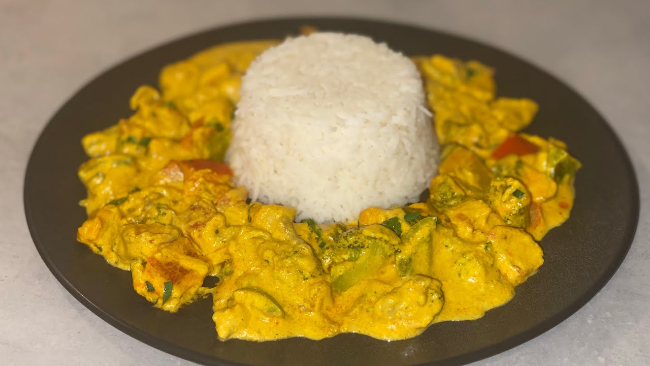 Pilaf me mish pule ne salce curry YouTube