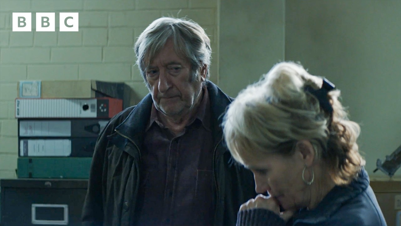 Going undercover for the police to save your family - BBC