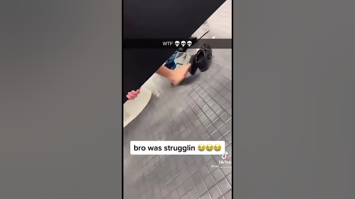 The boy’s bathroom stalls be like💀💀 #shorts #meme