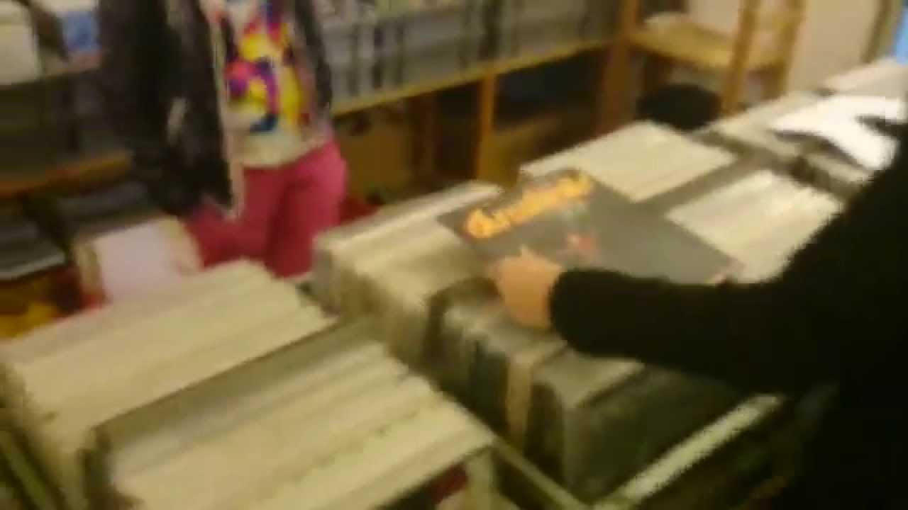 DISCOBALLS Praha - Records Berlin shop - vinyls and cd second hand