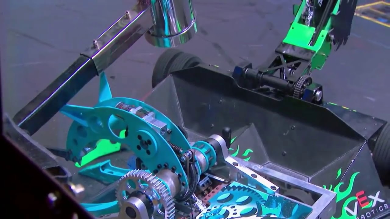 BattleBots - Overhaul vs Saw Blaze