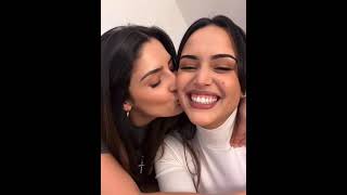 Periscope Lovers Kissing