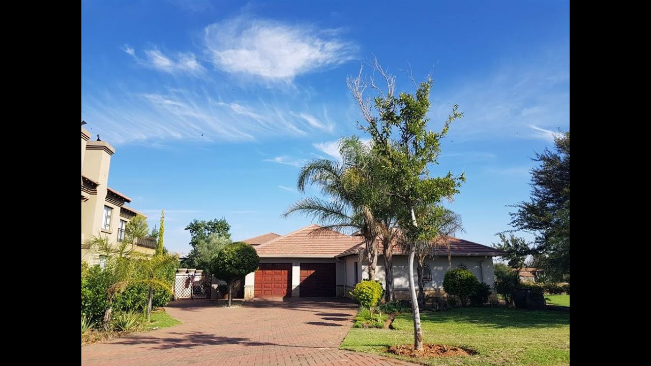 4 Bedroom House for sale in Free State Bloemfontein Woodland Hills