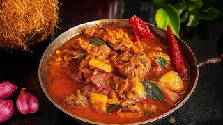 Chicken in "Roasted Coconut Gravy", a South Indian  Flavouful Dish  / Chicken and coconut 